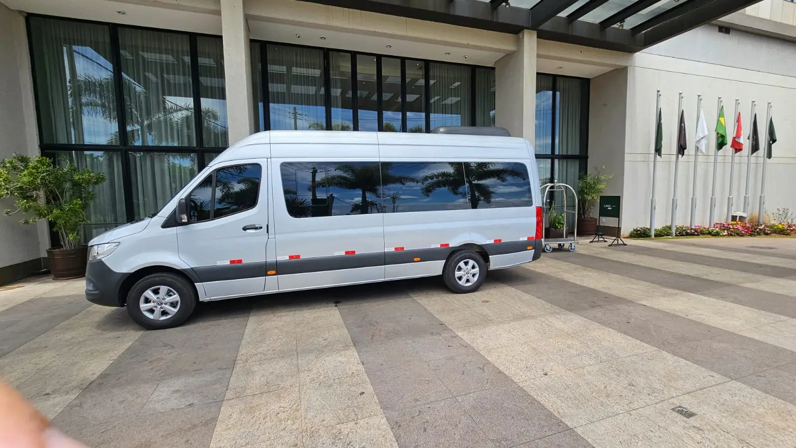 Van executiva para passeios e transfer turístico - Rocha Táxis
